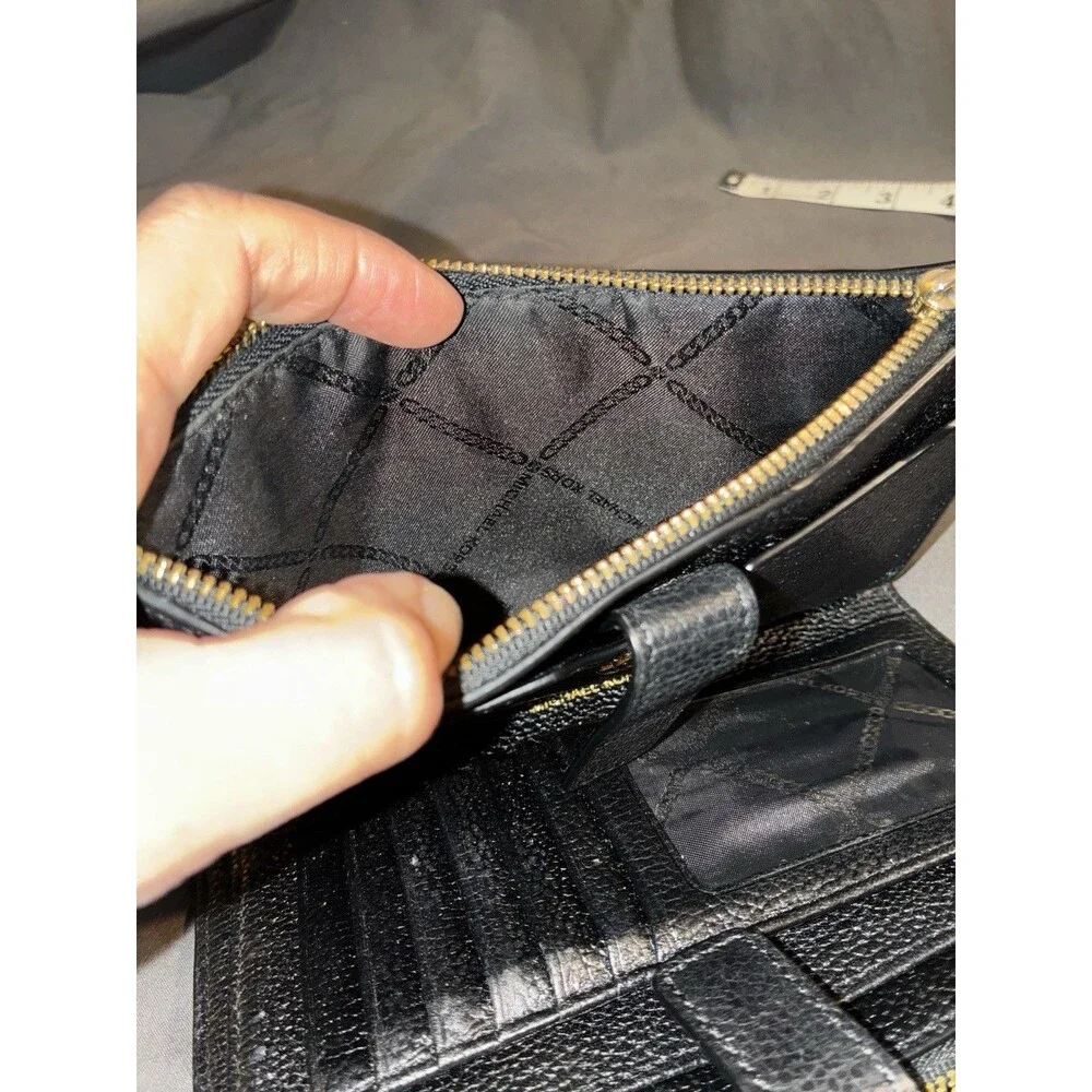 Michael Kors Jet Set Signature Multifunction Wristlet Wallet Billfold Black Gold